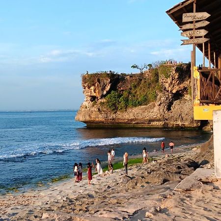 Simple Homestay Balangan Pecatu  Exterior photo